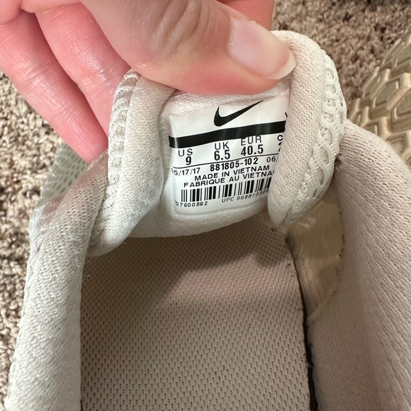 Nike white and rose gold sneakers - Picture 5 of 5